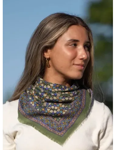 PAÑUELO DE SEDA Y LANA VERDE COLORES DE OTOÑO