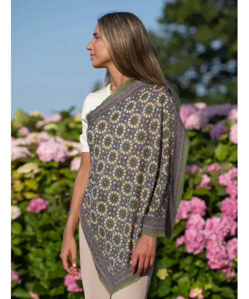 PAÑUELO DE SEDA Y LANA VERDE COLORES DE OTOÑO 2