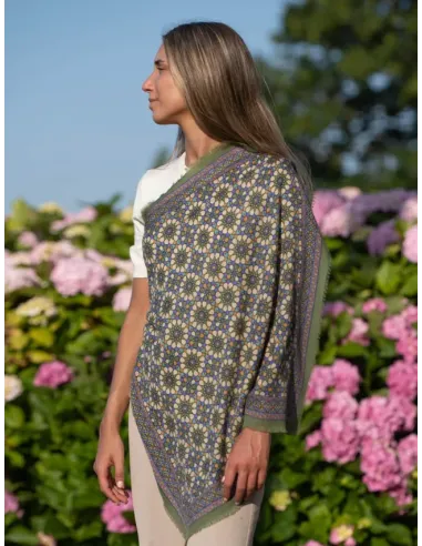 PAÑUELO DE SEDA Y LANA VERDE COLORES DE OTOÑO