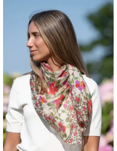 PAÑUELO SEDA FLORES ROJAS COLORES DE OTOÑO