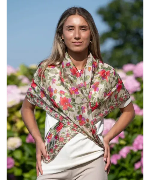PAÑUELO SEDA FLORES ROJAS COLORES DE OTOÑO 2