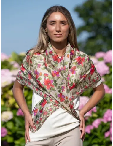 PAÑUELO SEDA FLORES ROJAS COLORES DE OTOÑO