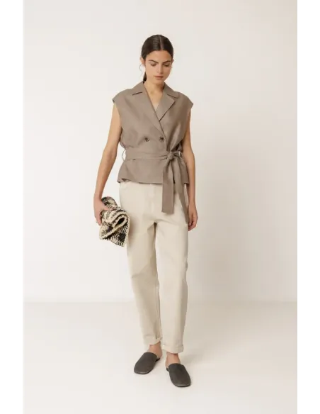 CHALECO LINO CON CINTURON INDI&COLD