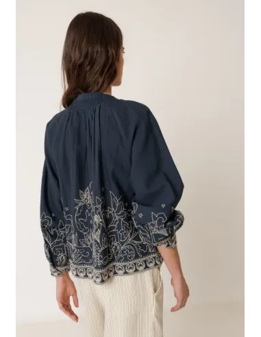 BLUSA BORDADA FLORAL MARINO INDI&COLD