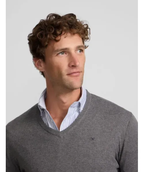 JERSEY CUELLO PICO GRIS SILBON HOMBRE 2