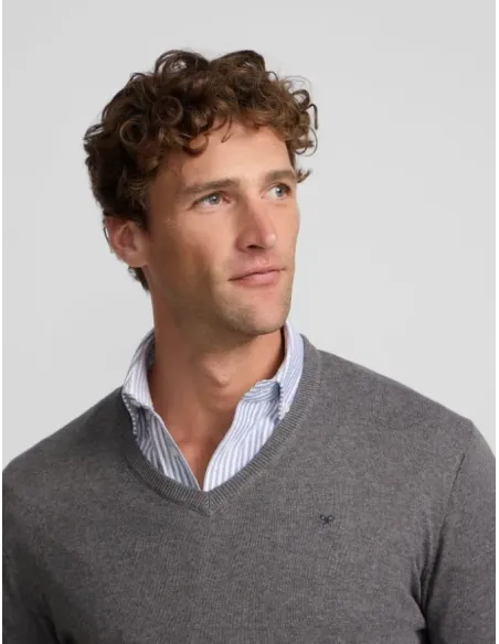 JERSEY CUELLO PICO GRIS SILBON HOMBRE